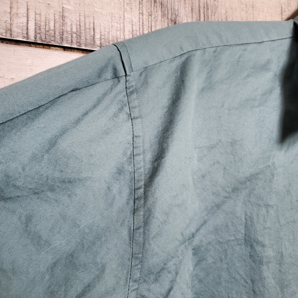 Perry Ellis button down - Picture 3 of 4